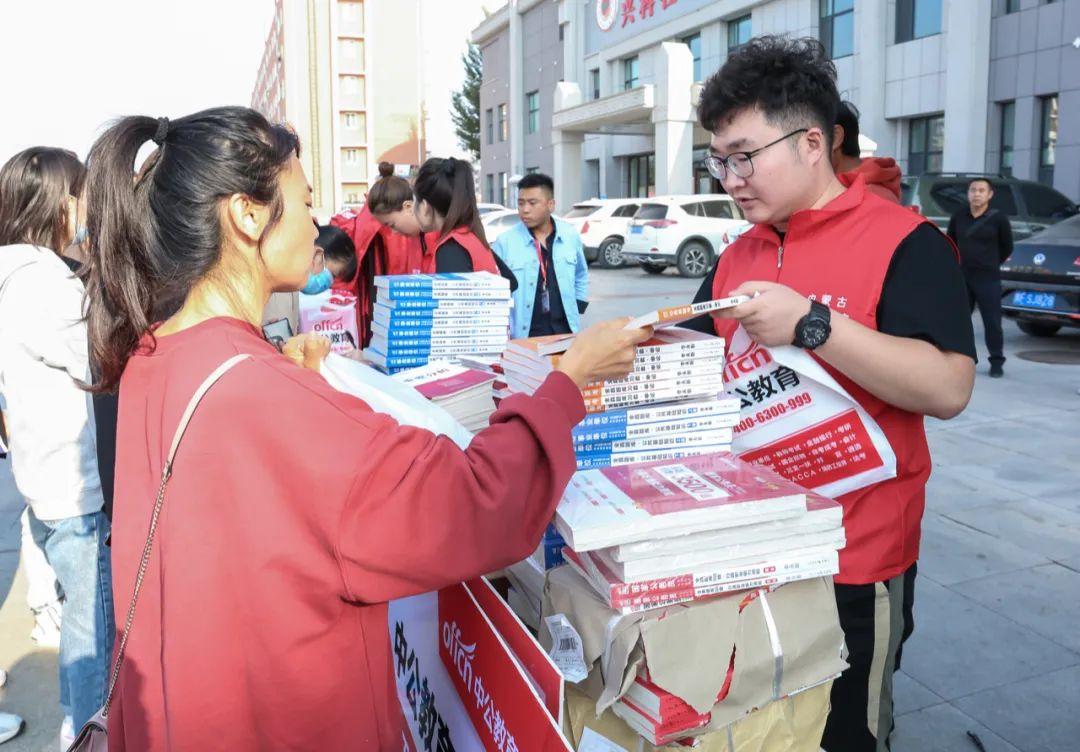 阿鲁科尔沁旗教育局最新领导团队，引领教育改革与发展